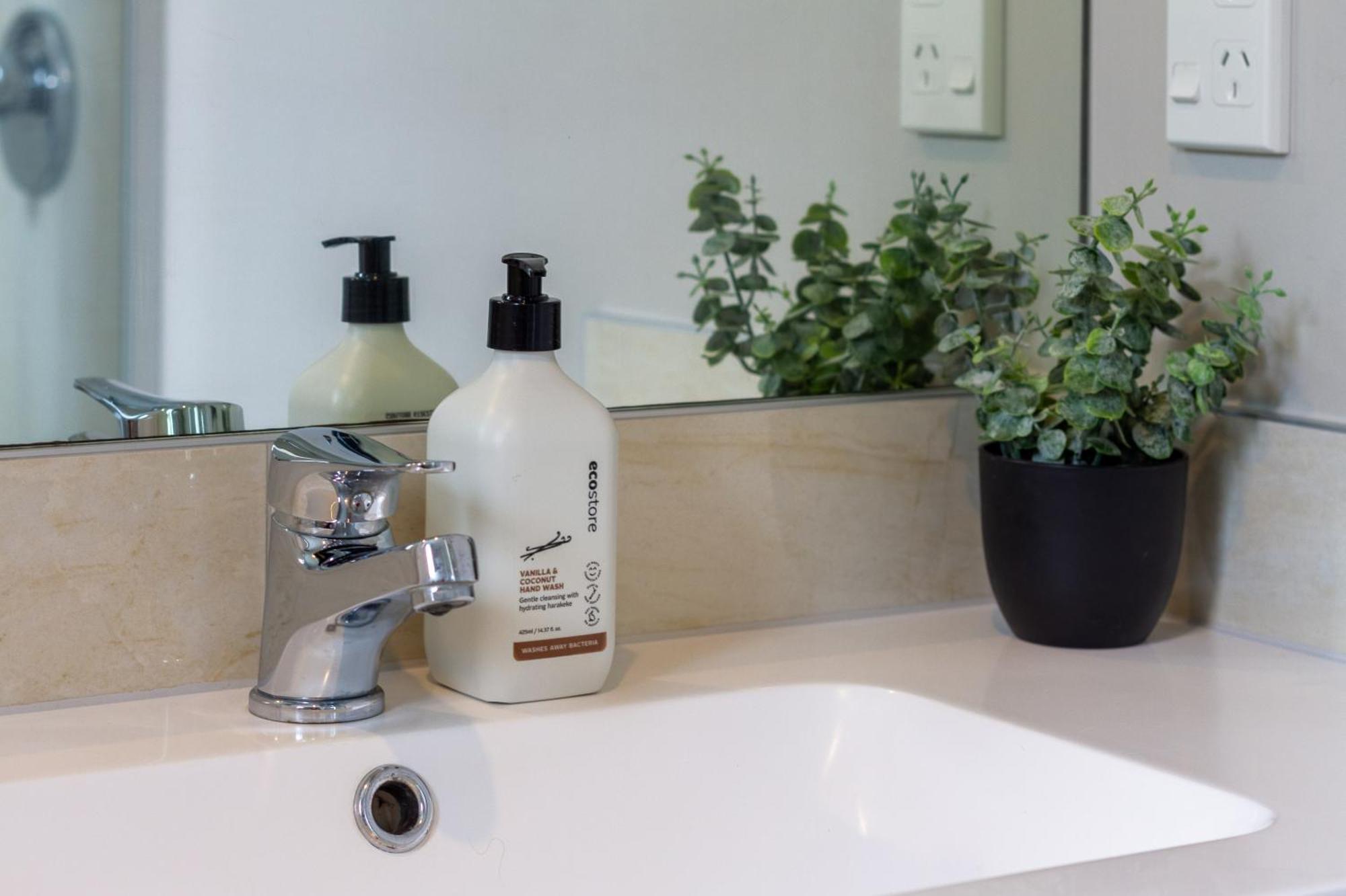 Latimer Square Luxe: 1Br W/ Sofa Bed Christchurch Zewnętrze zdjęcie