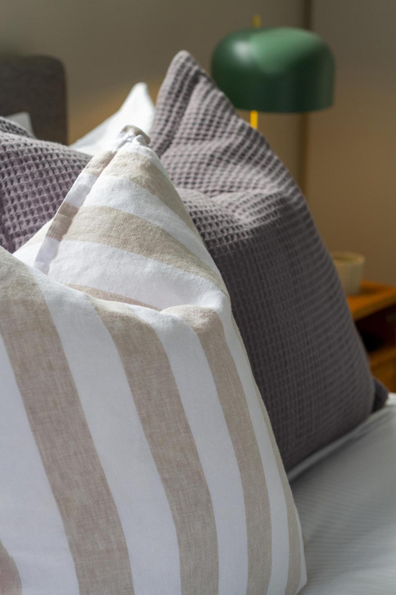 Latimer Square Luxe: 1Br W/ Sofa Bed Christchurch Zewnętrze zdjęcie